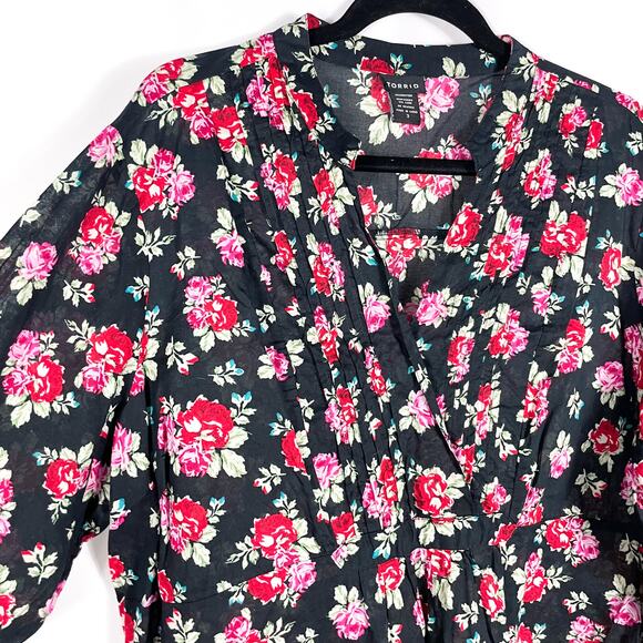 Torrid Top Black Red Floral Print Pleated V-Neck Long Sleeve Sz 3X Cotton Womens - Picture 2 of 6